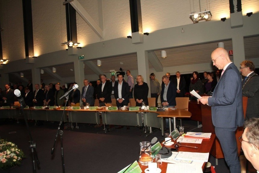 Foto van de benoeming van de raadsleden van gemeente West Betuwe.